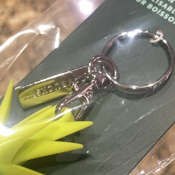 Starbucks lid stopper - Picture 10 of 11